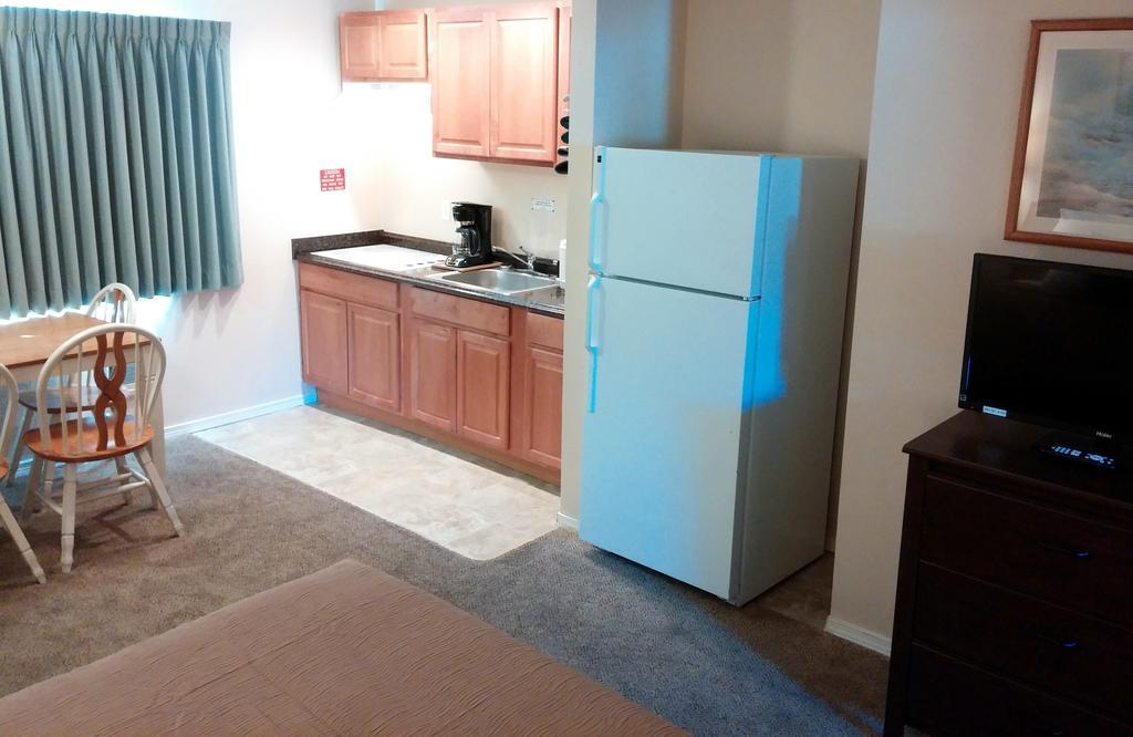 Silver Sands Rockaway Beach Room photo